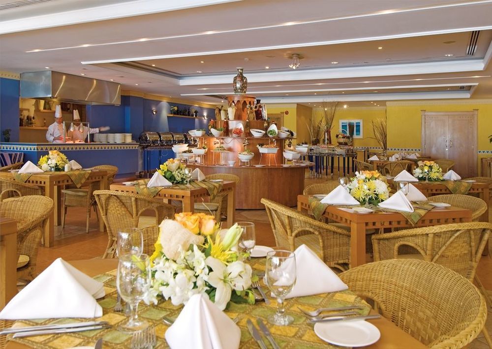 Coral Beach Resort Sharjah Restaurant bilde